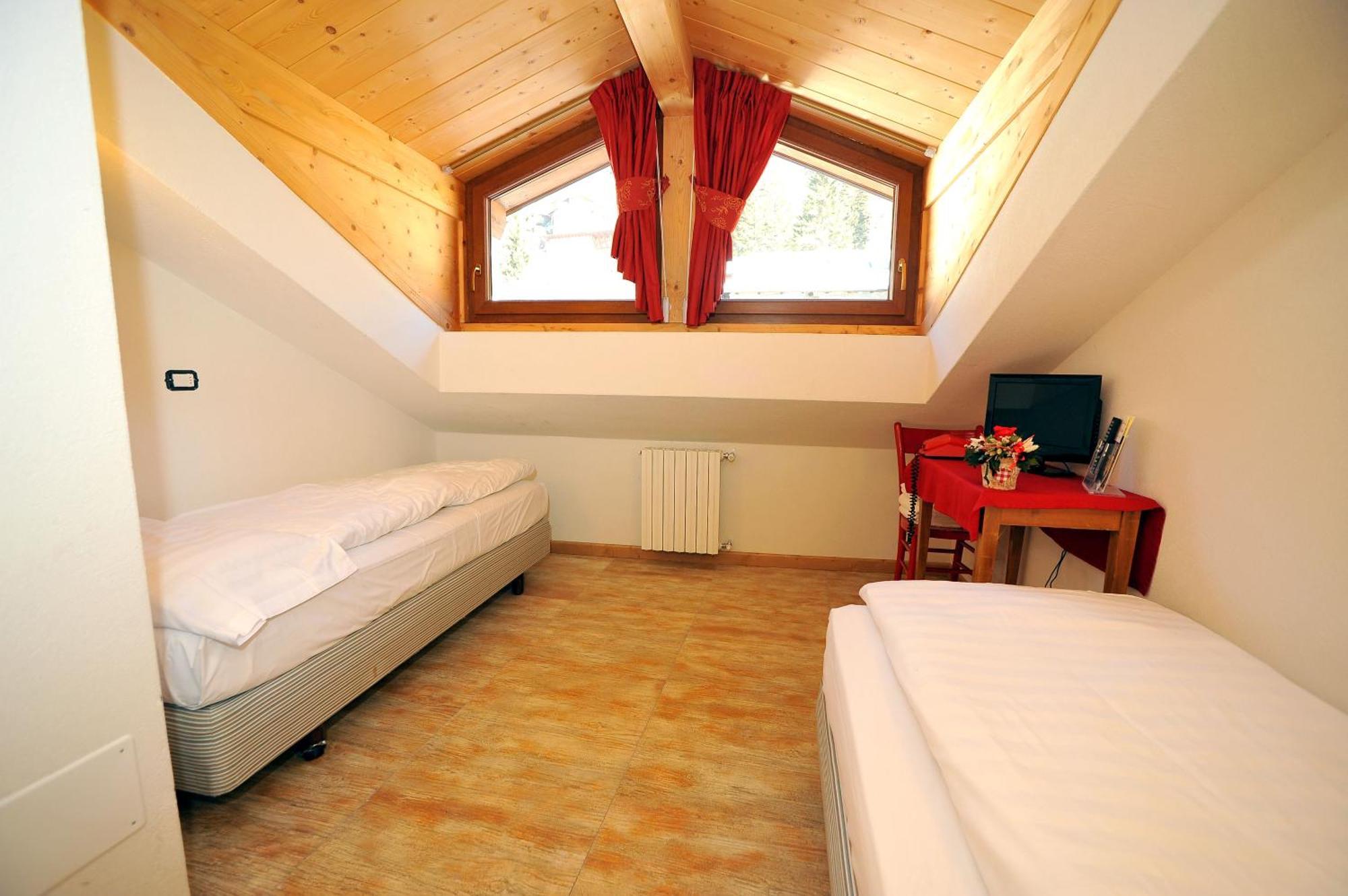 Albergo Stelvio Μπόρμιο Δωμάτιο φωτογραφία